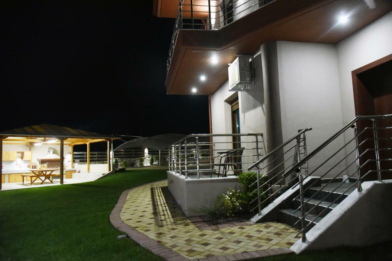 Athina Luxury Holiday home *