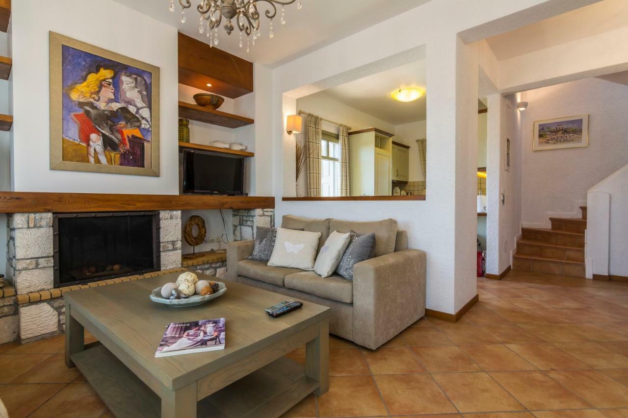 Villa Elaia Villas *