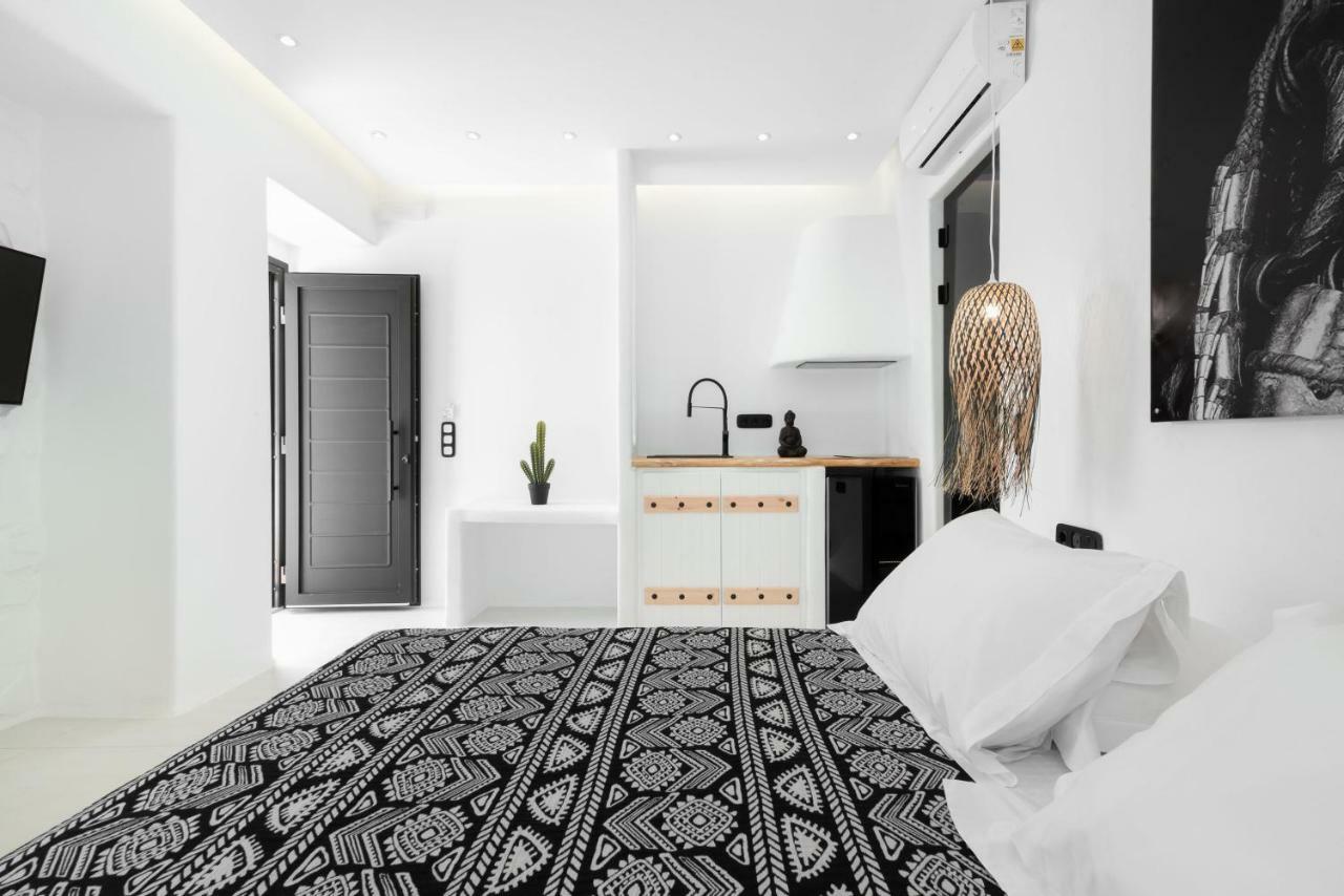 Portara Seaside Luxury Aparthotel