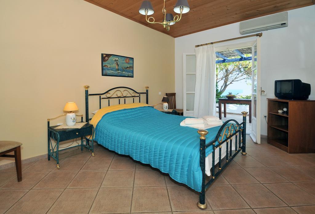 Akrotiri Aparthotel Platia Ammos