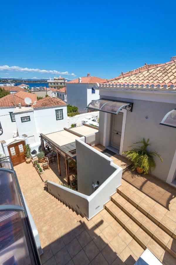 Niriides * Spetses Town