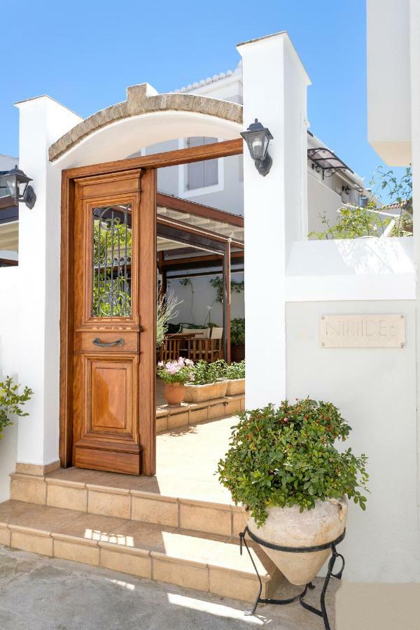 Guest house Niriides