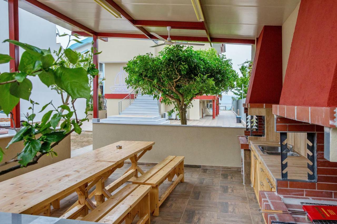 Guest house Rent House Karavi