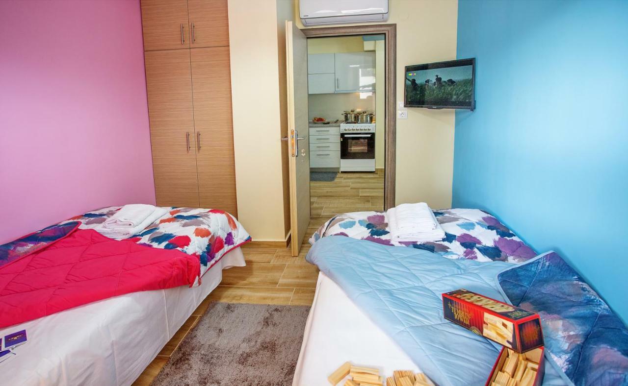 Guest house Rent House Karavi *