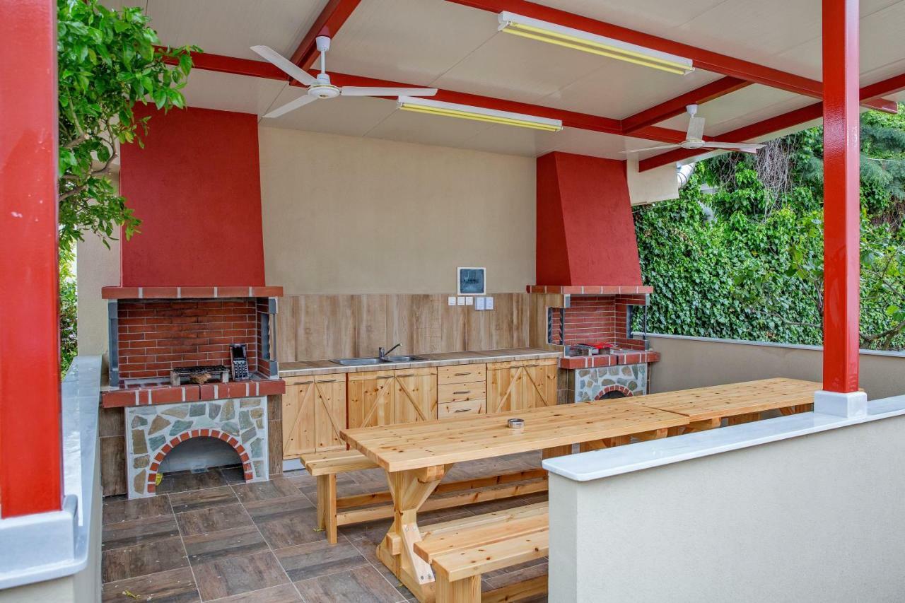 Rent House Karavi *