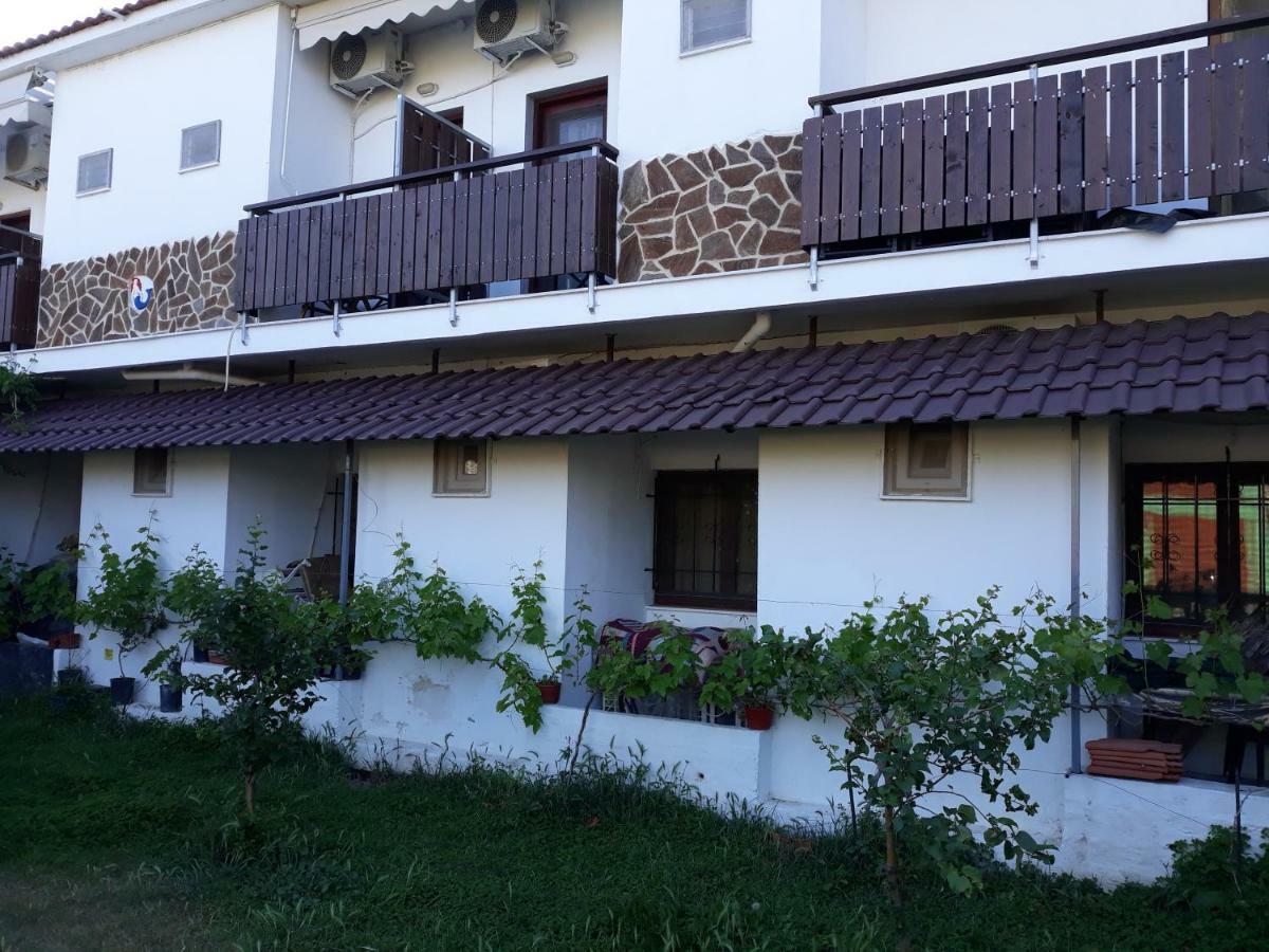 Paralia Hotel *