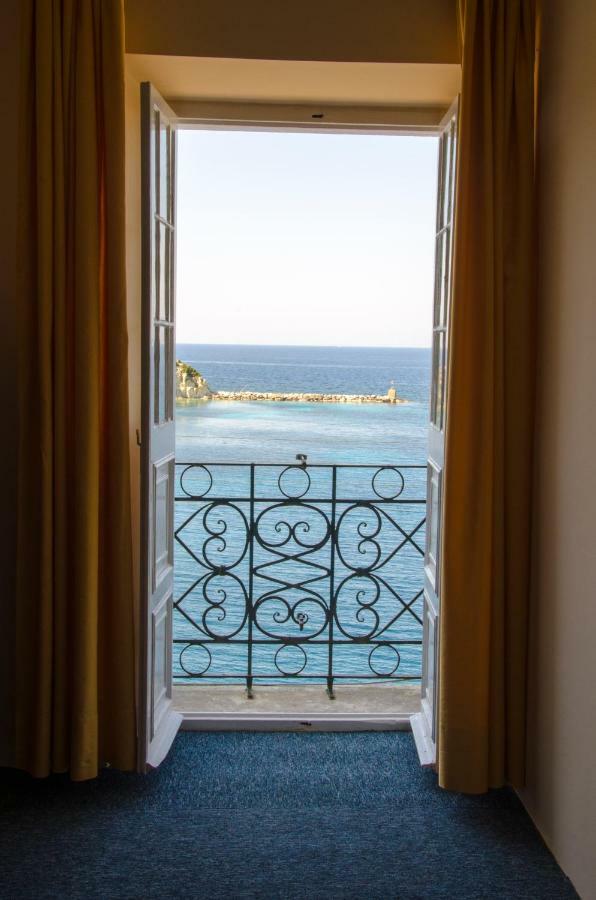 Stemar * Longos (Paxos)
