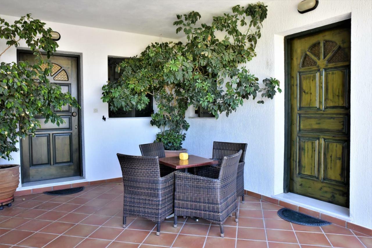 Guest house Avra Milos Zefiria