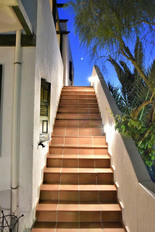 Avra Milos Guest house