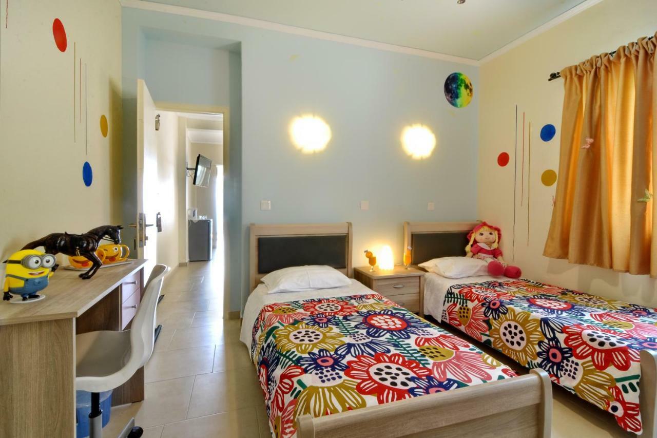 Golden Fox Studios And Suites