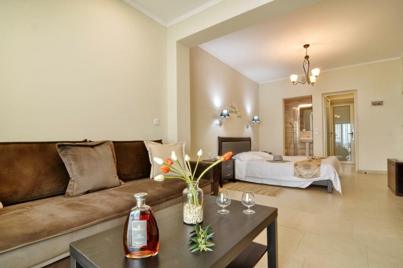 Golden Fox Studios And Suites * Lakones