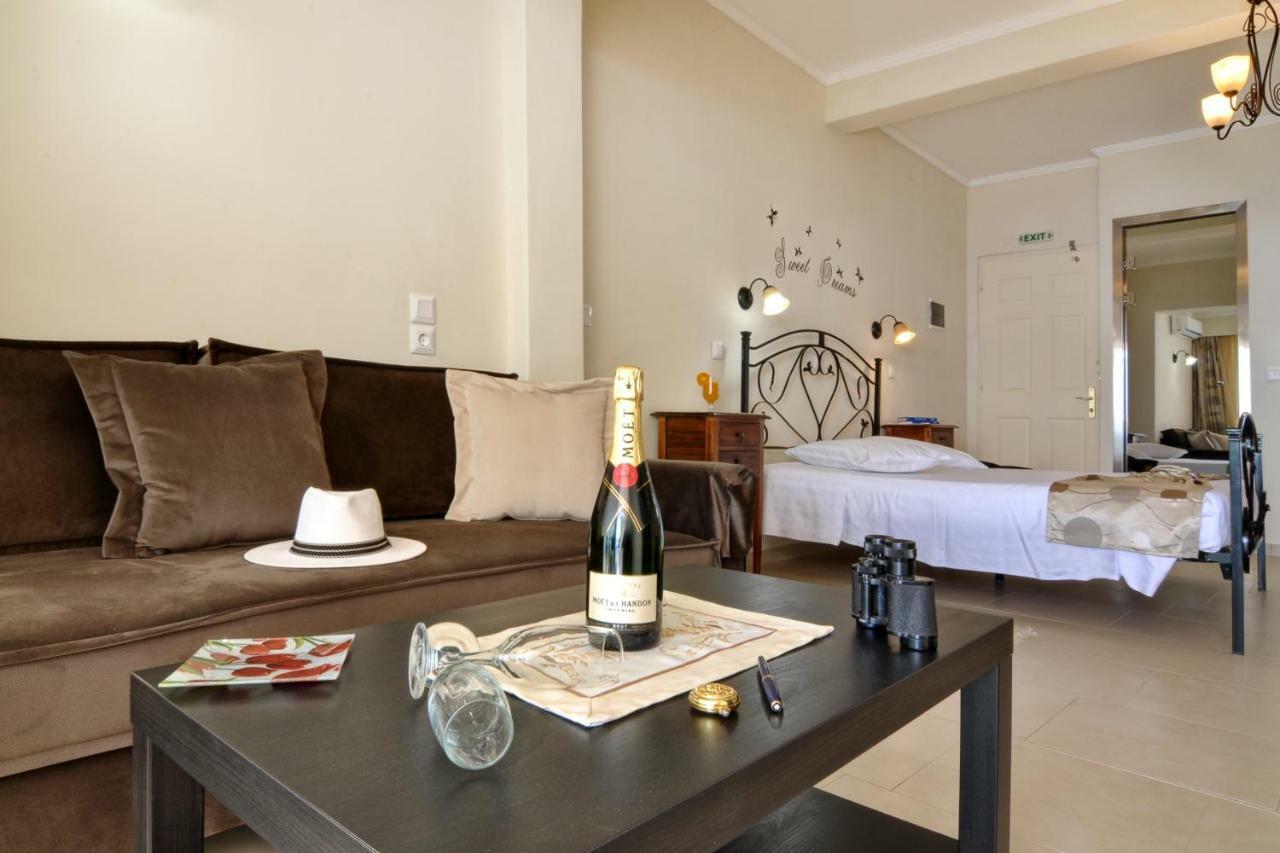 Golden Fox Studios And Suites
