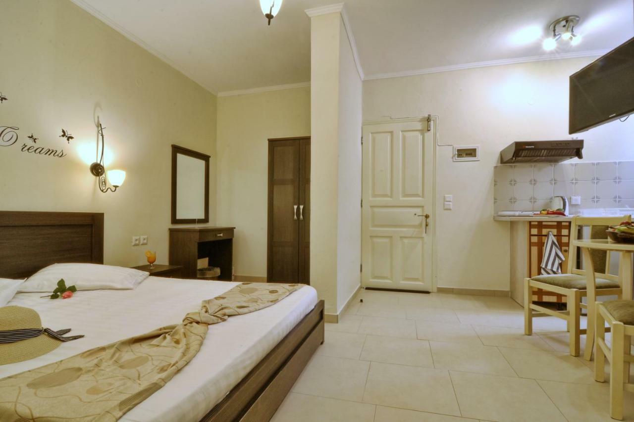 Golden Fox Studios And Suites Apartment Lakones