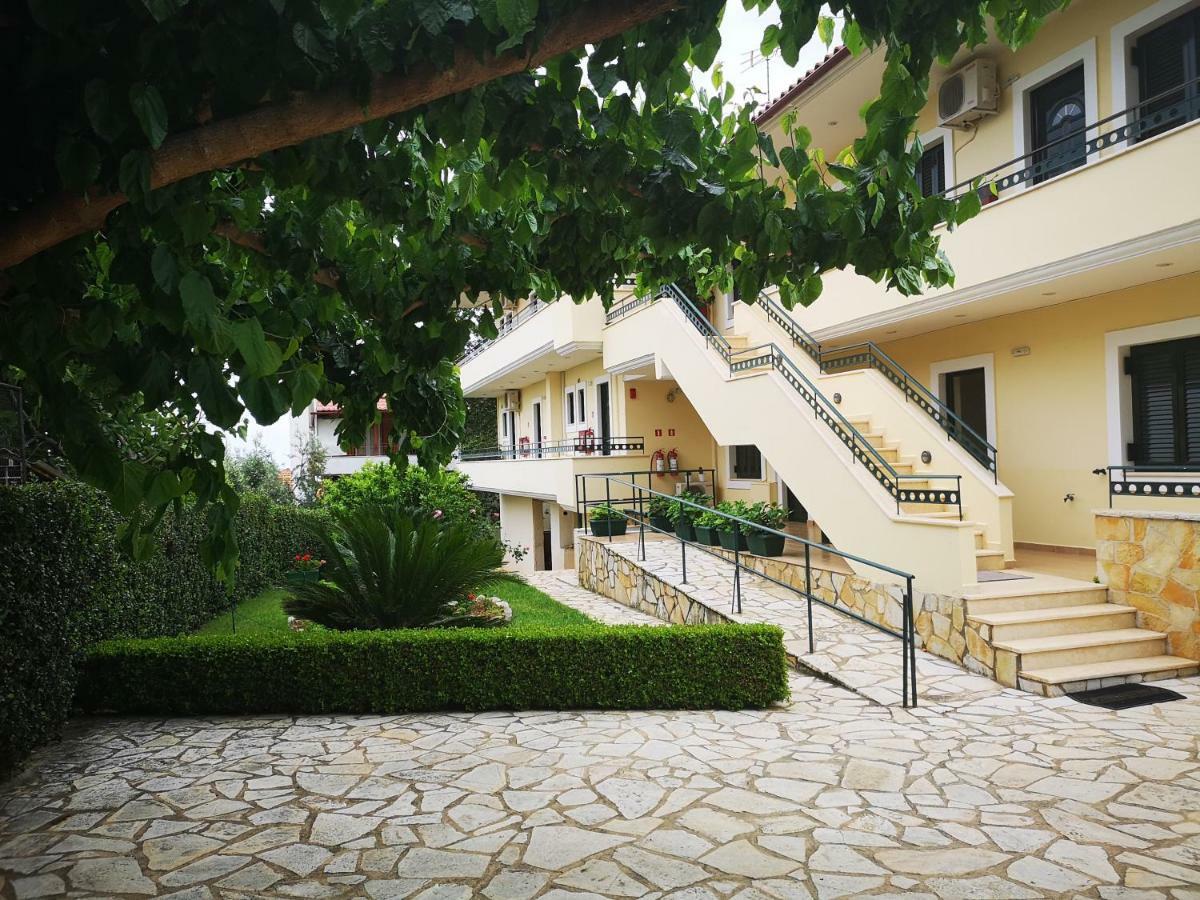 Patelis 3* Poulithra
