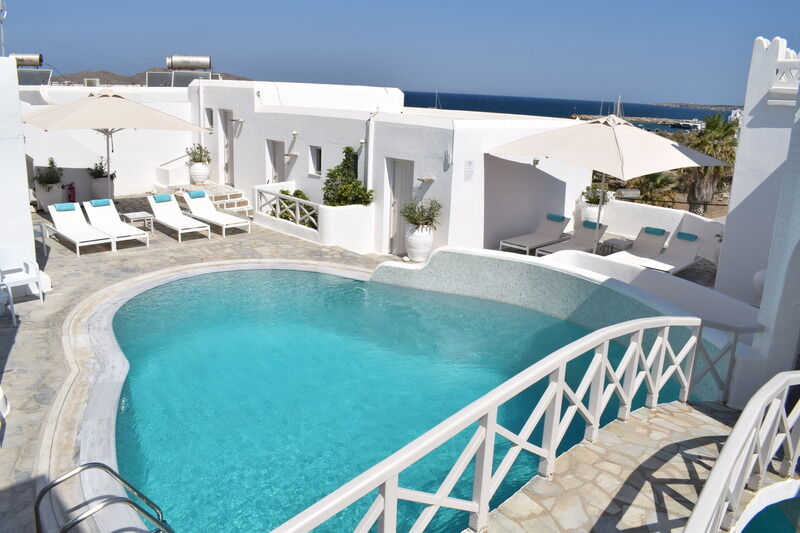 Kanale's & 4* Naousa (Paros)