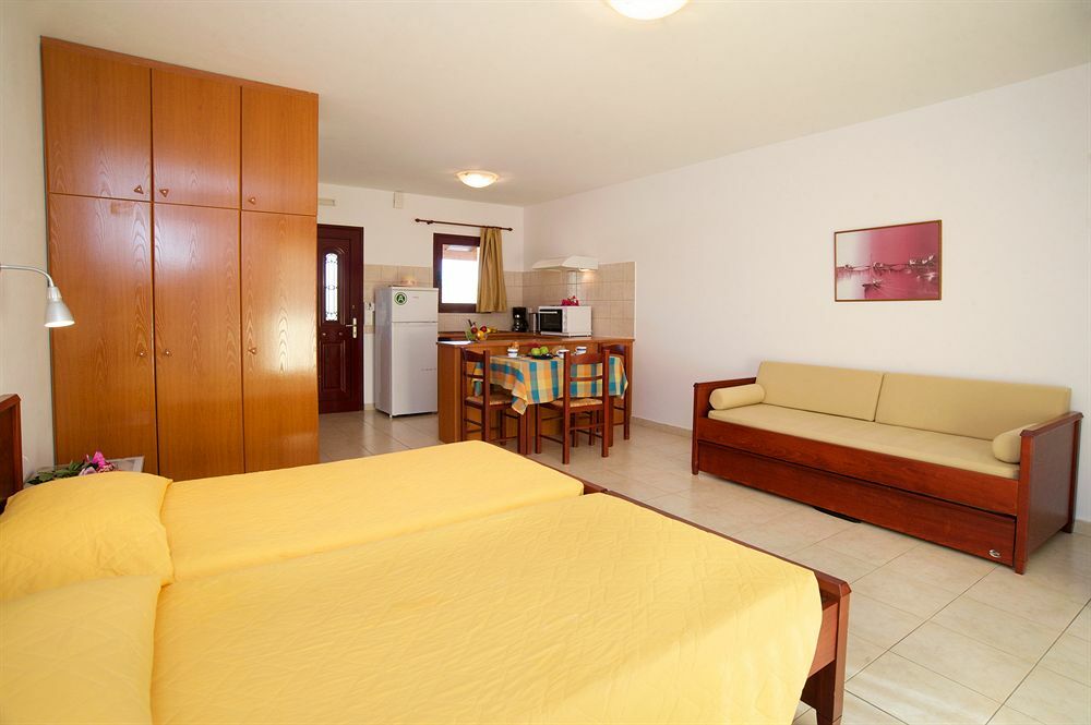 Aparthotel Ammos Minia