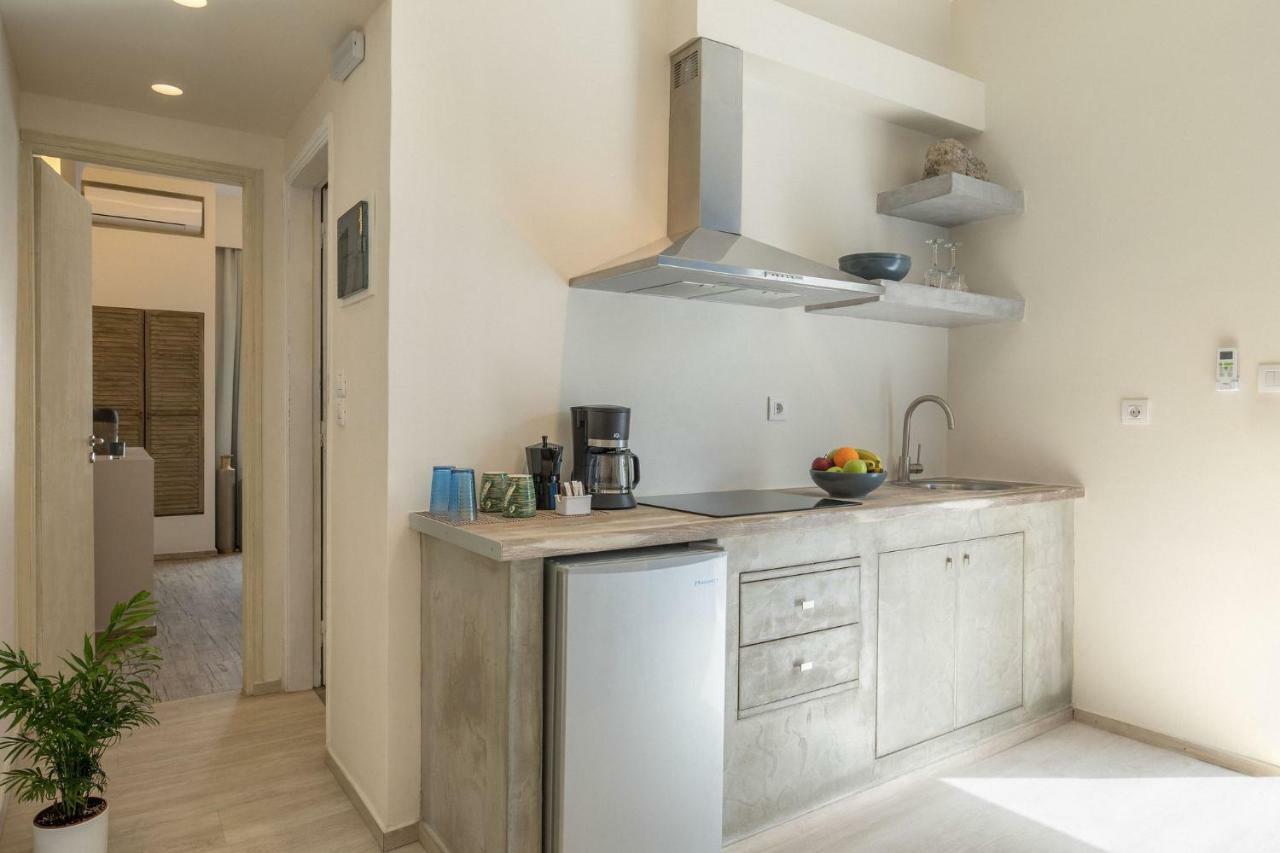 Light Blue Window Apartment *