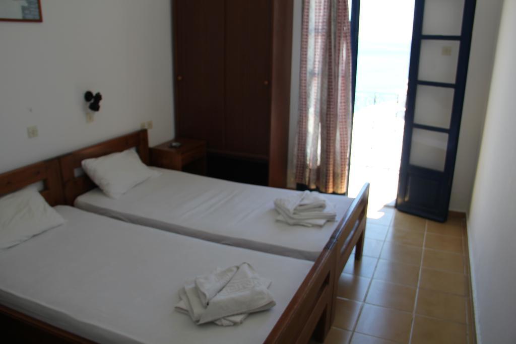 Stavris Aparthotel 2*