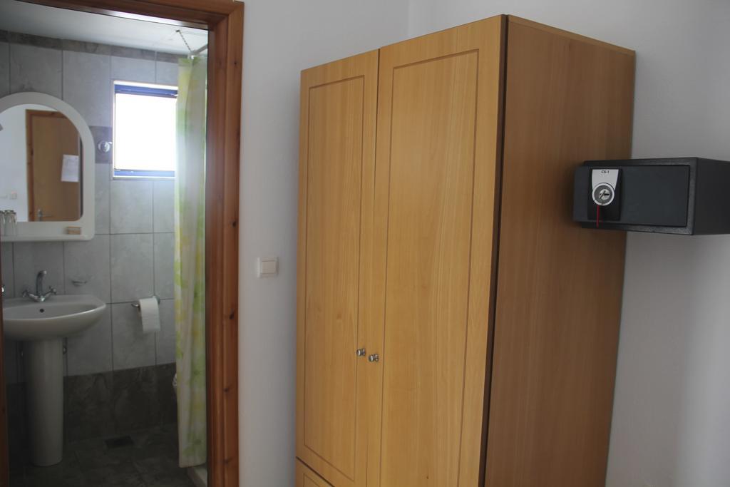 Stavris Aparthotel