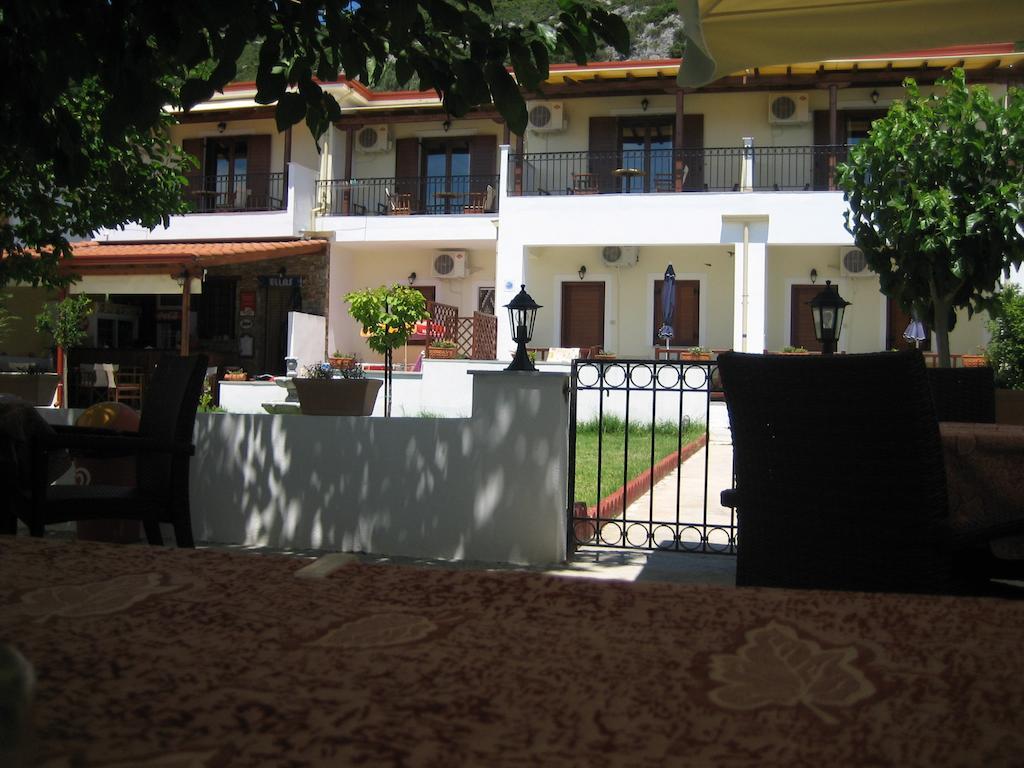 Ammos And Apartment