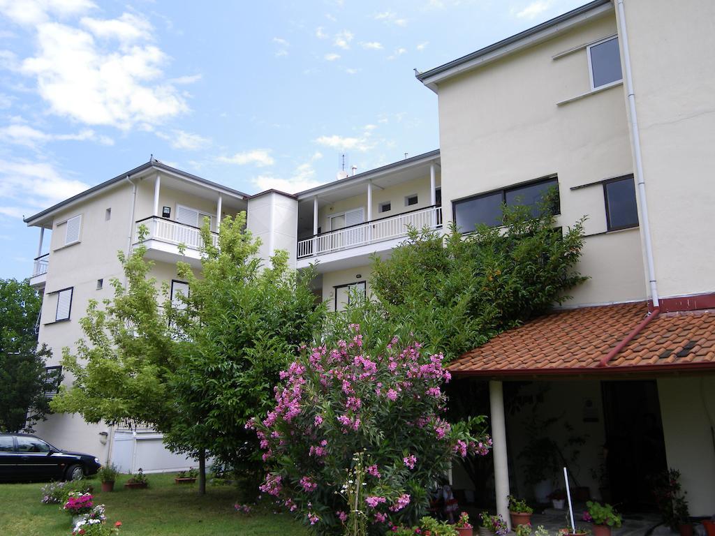 Aparthotel Geromichalos 2*