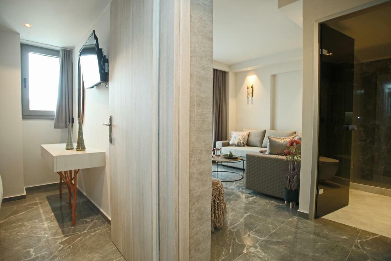 Athinais Luxury Hotel *