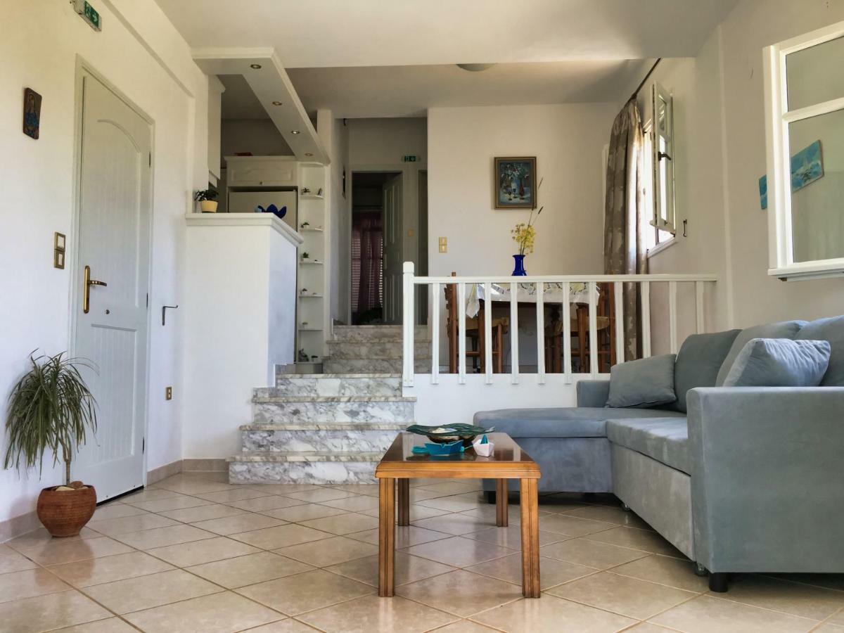 Anthoula's Sea View Holiday home *