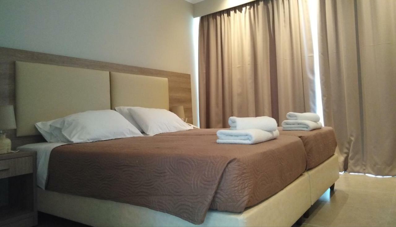 Golden Sunset Hotel
