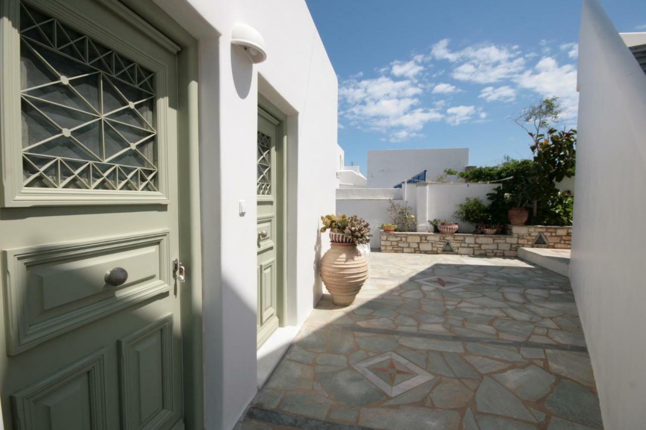 Hara Studios And 3* Naousa (Paros)