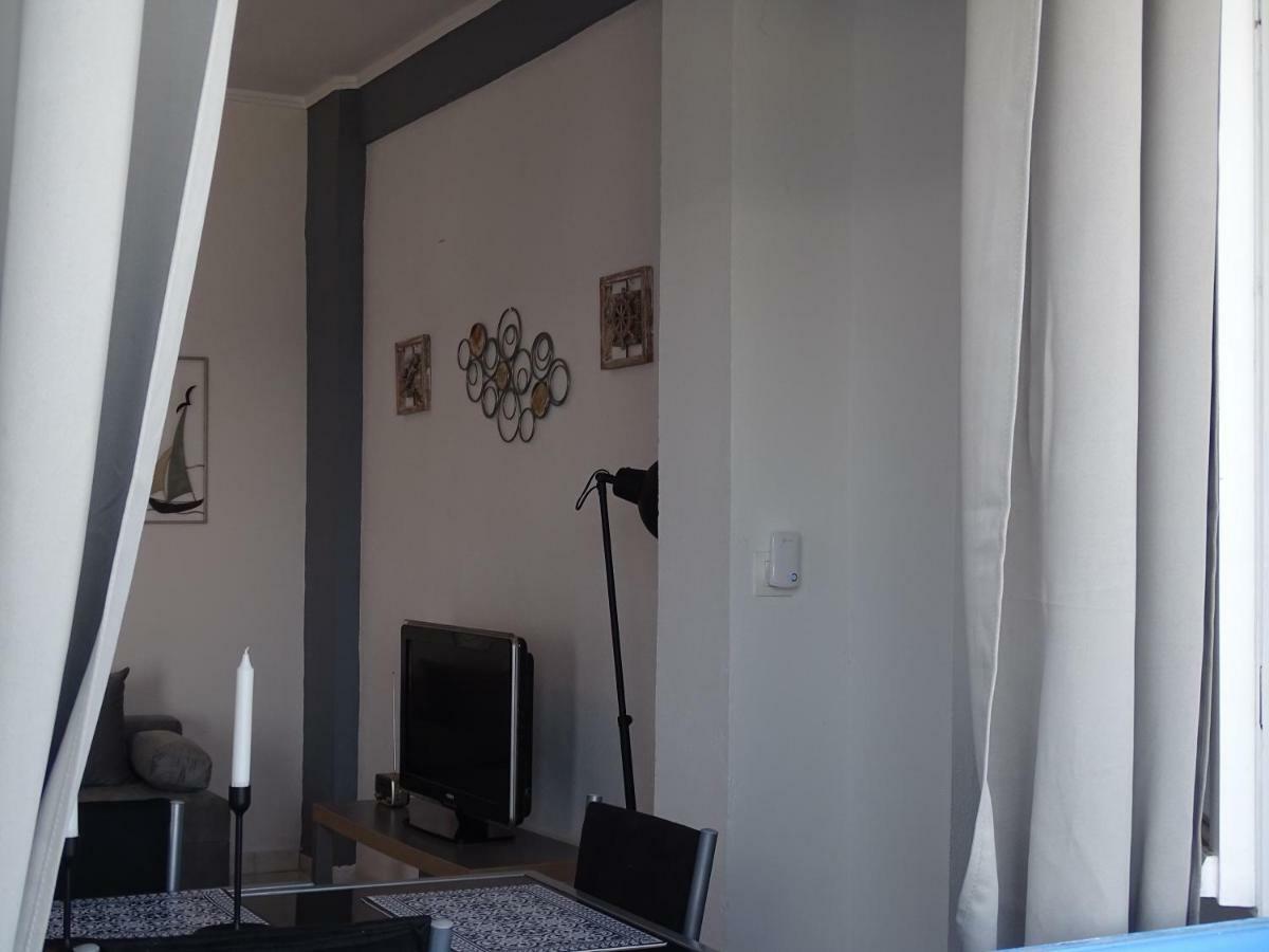 Nama House Monolithos (Santorini)