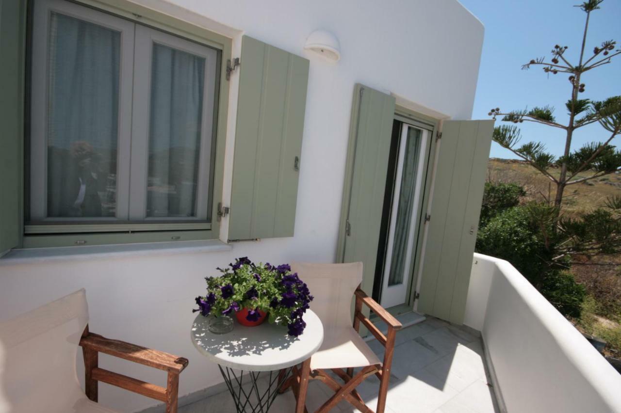 Hara Studios And Naousa (Paros)