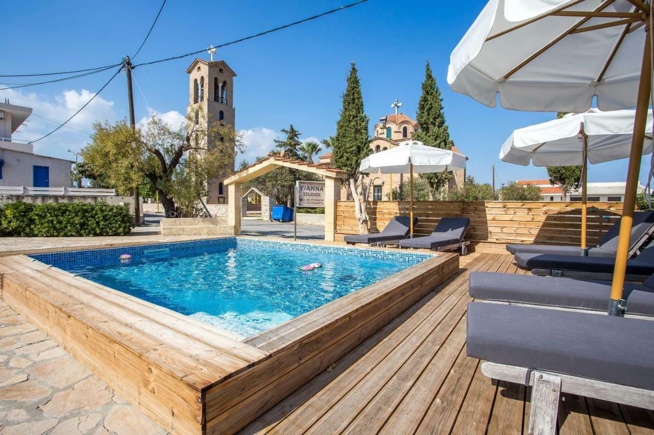 Apartment Yianna *