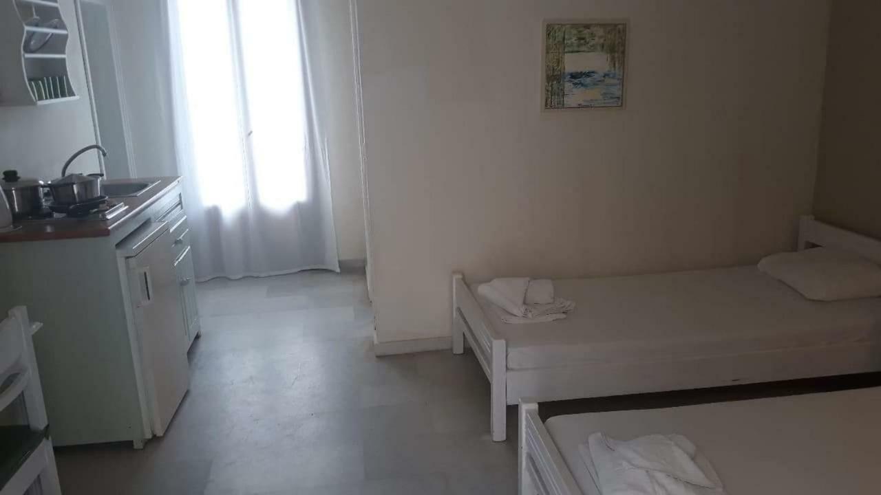 Studios Apartment
