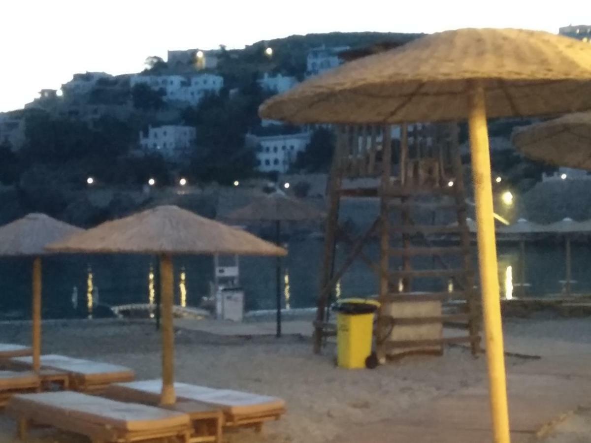 Apartment Akti Miaouli