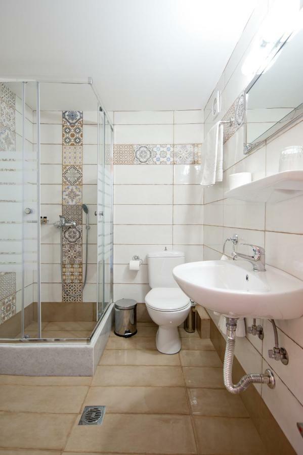 Hotel Athina *