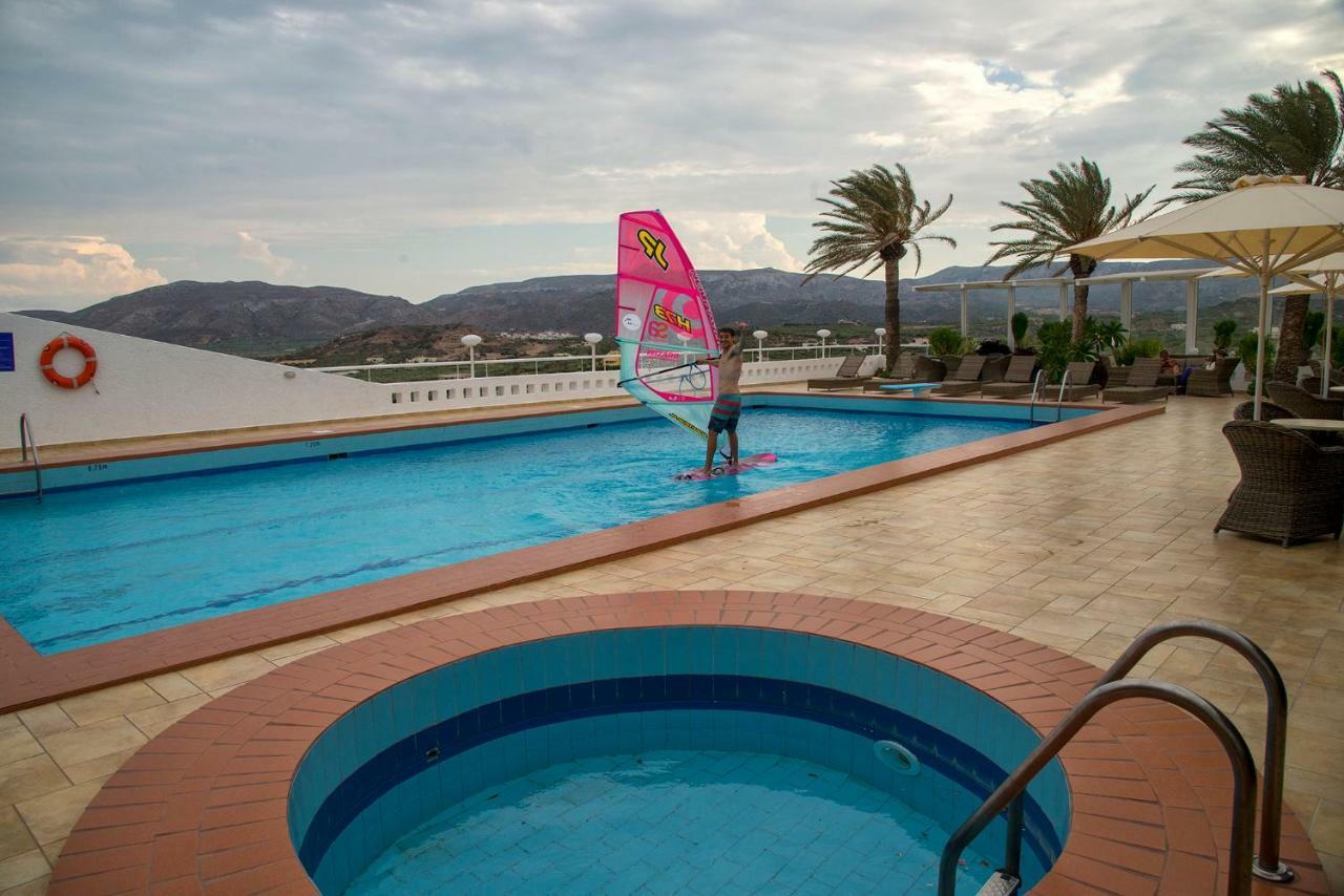 Aparthotel Castri Village 3*
