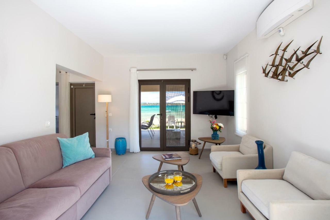 Tiamo Secrets - Front Villa *