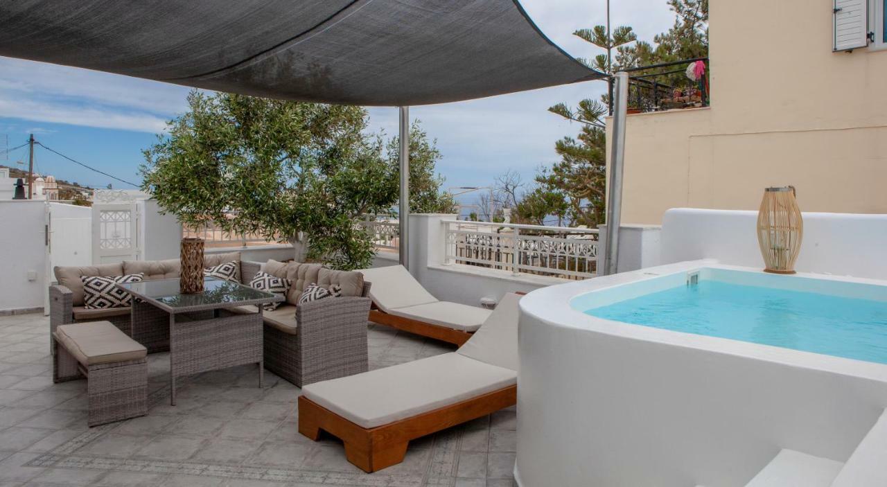 Apartment By Georgia Fira (Santorini)