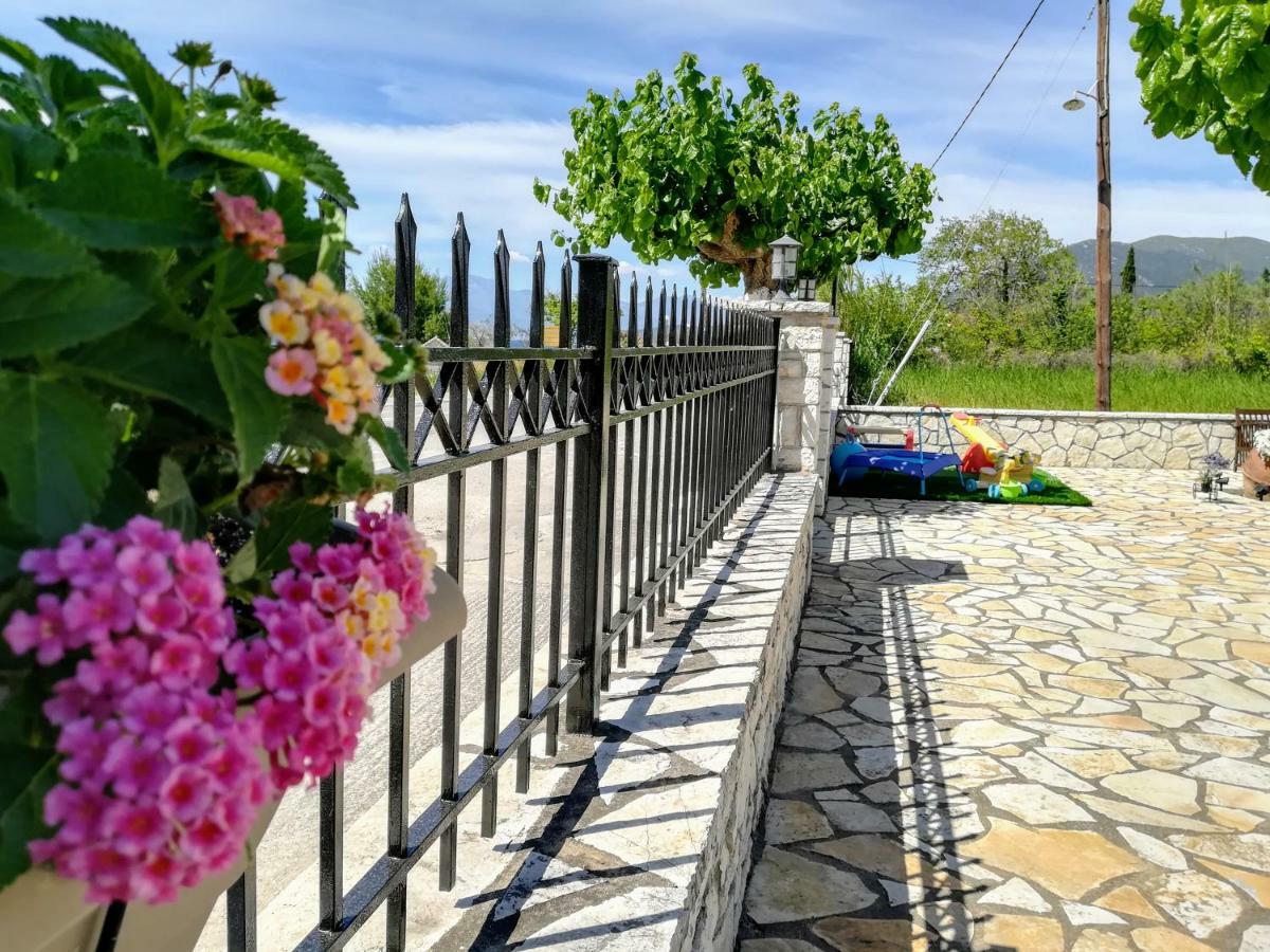 Guest house Eleftheria's Eratini