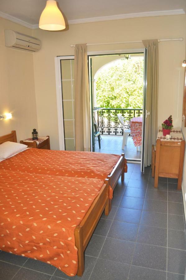 Yannis On The Of Agios Gordios In Corfu Apartment *