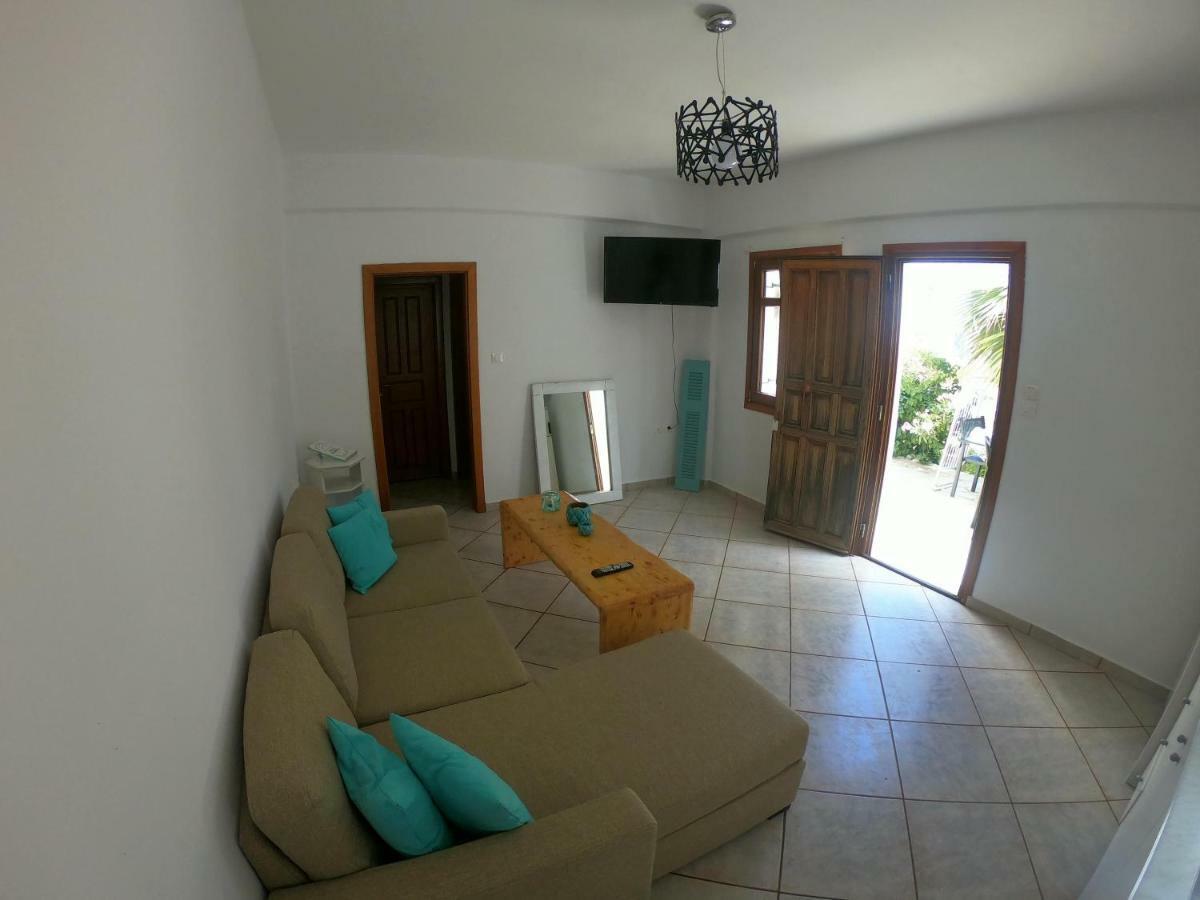 Apartment White In Paros Naousa (Paros)
