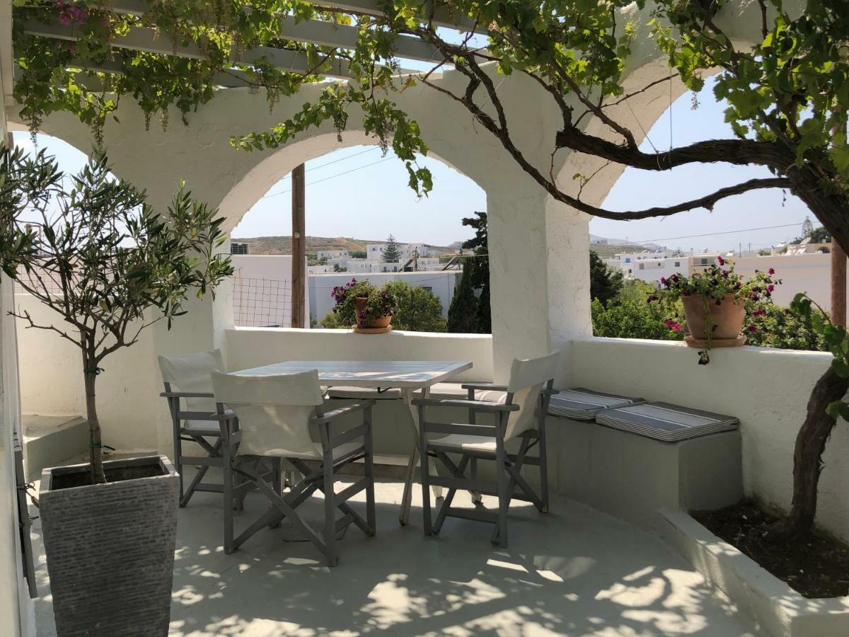 Odysseas & Apartment