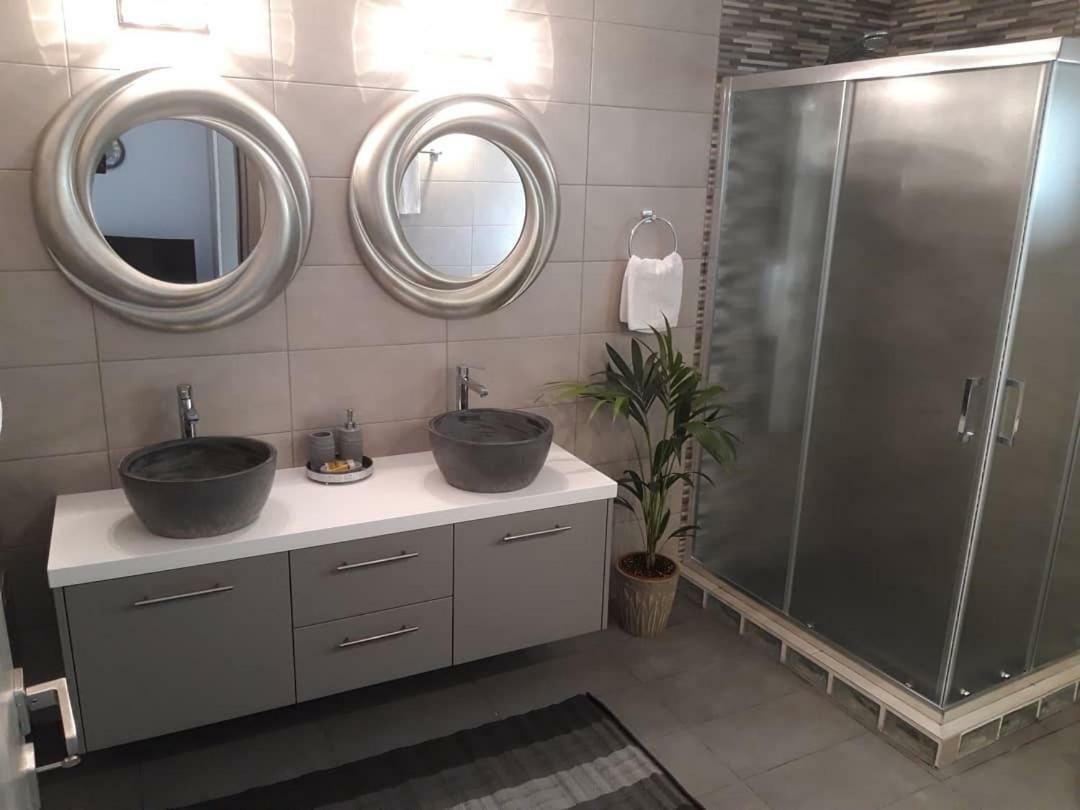 Euphoria Apartment *