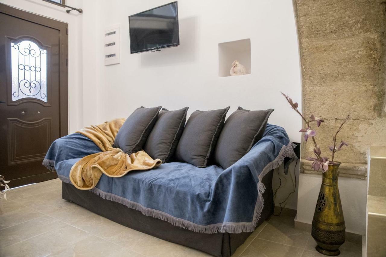 Galatia, In The Heart Of Apartment
