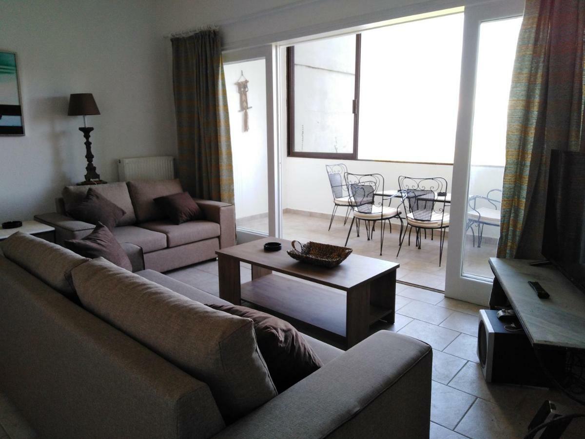 Linga Longa With Sea View And Beach Apartment