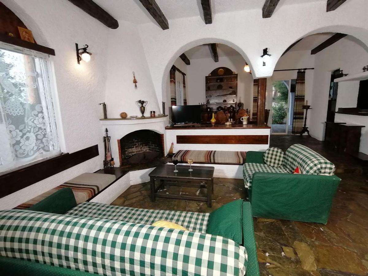 Vasilaras 3* Skala (Agistri)