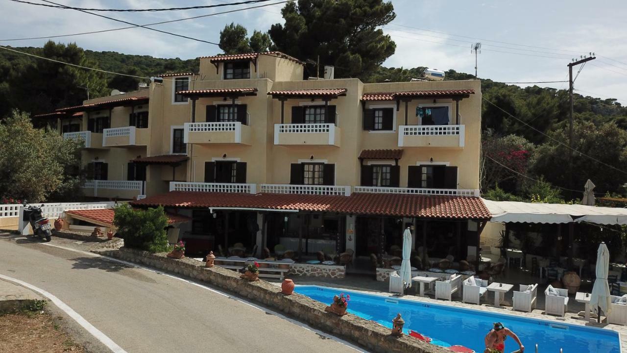 Vasilaras 3* Skala (Agistri)