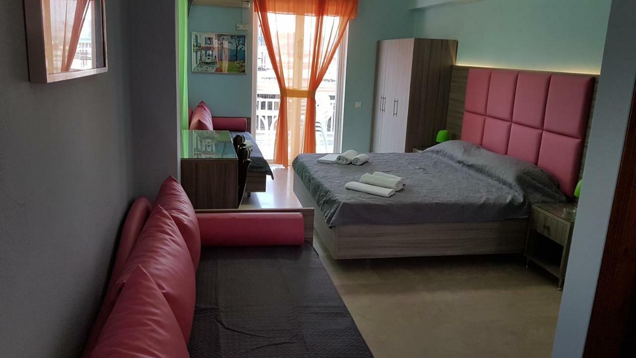 White Rose Hotel