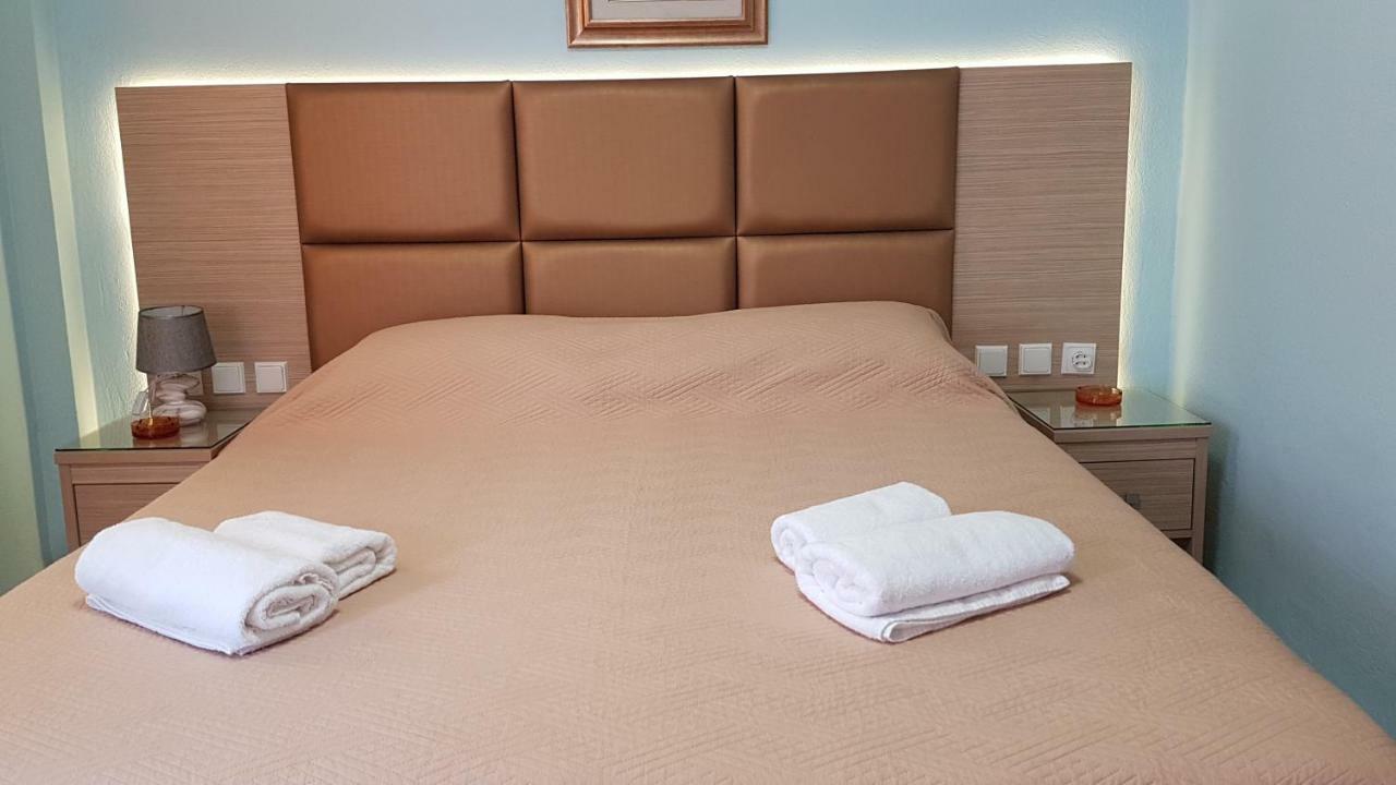 White Rose Hotel *