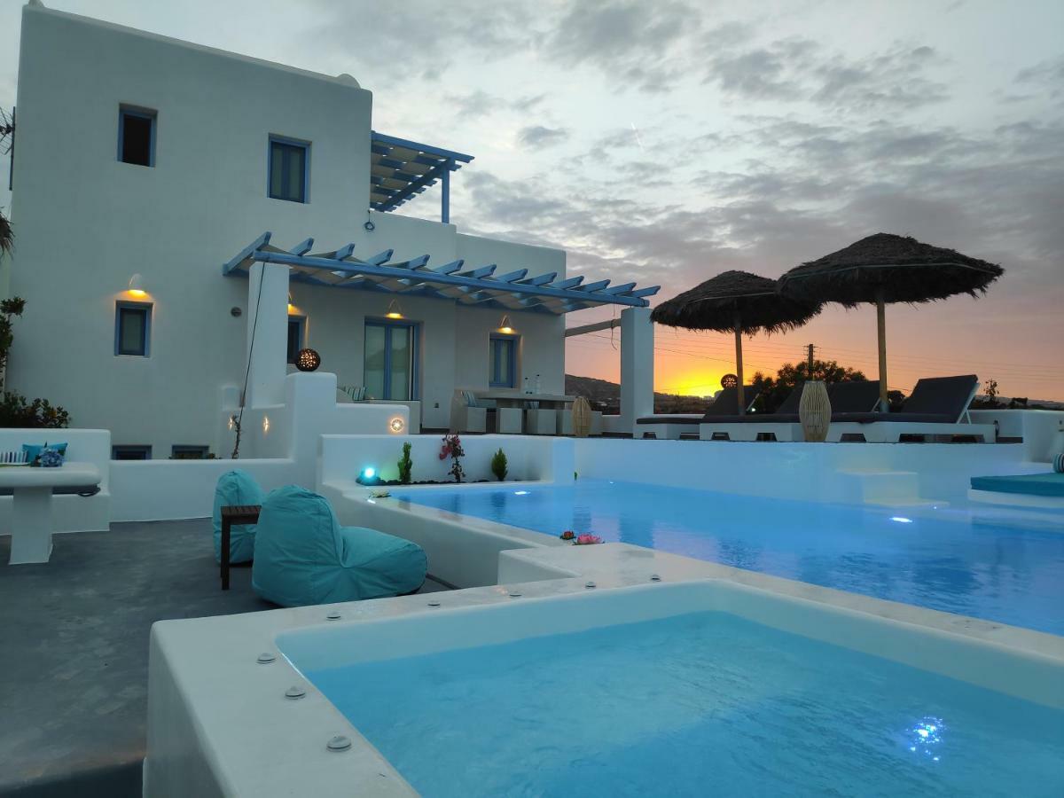 Santoxenia Luxury Villa Kamari (Santorini)